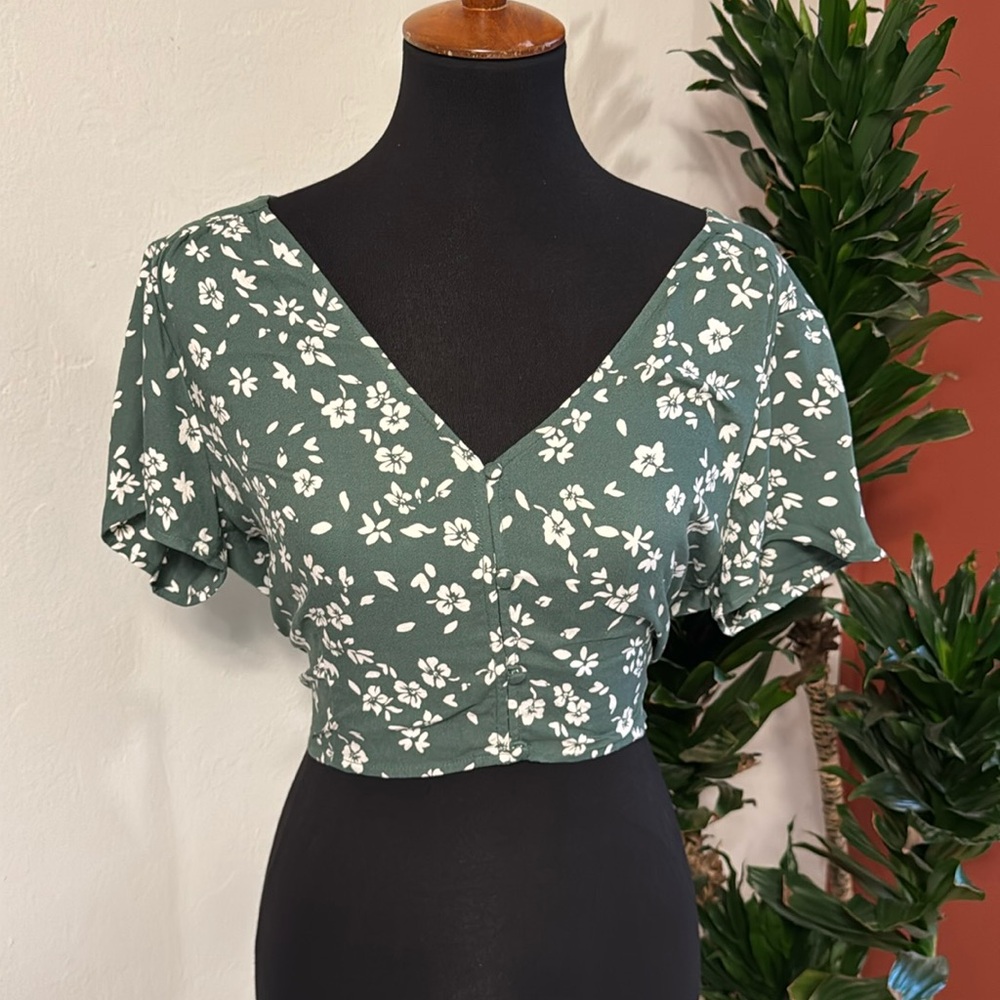 Floral Green V Neck Crop Top
